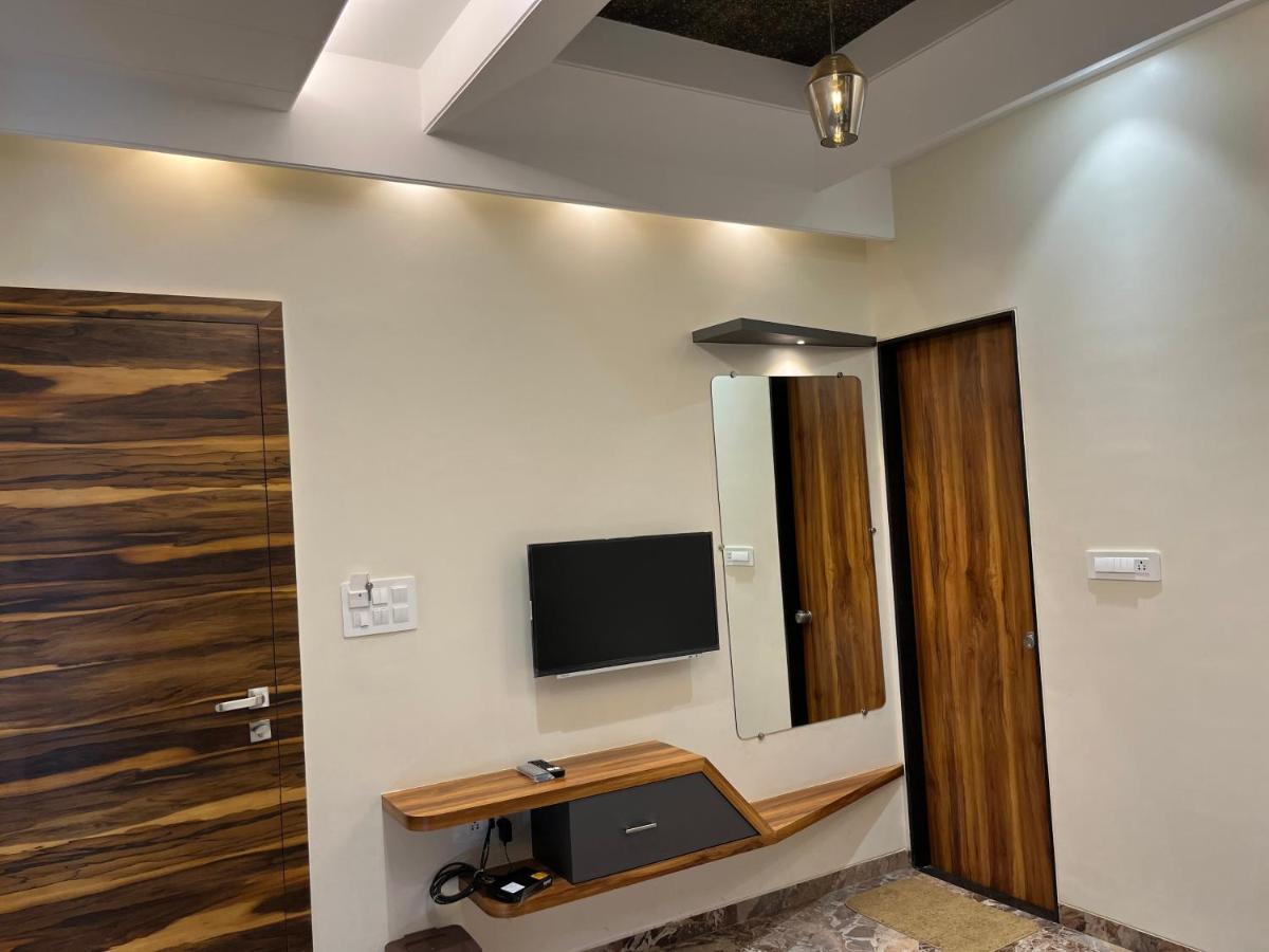 Hotel Aryadeep Phardāpur エクステリア 写真