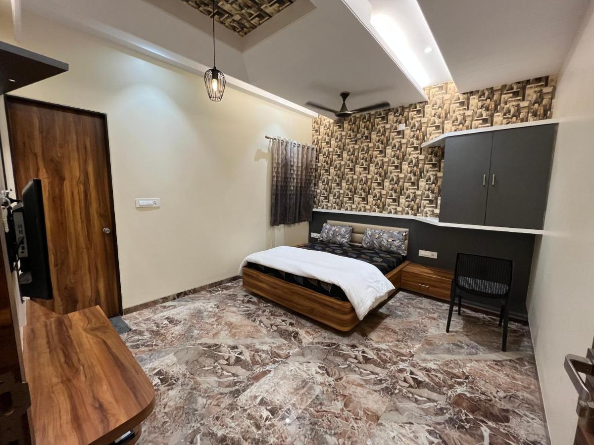 Hotel Aryadeep Phardāpur エクステリア 写真