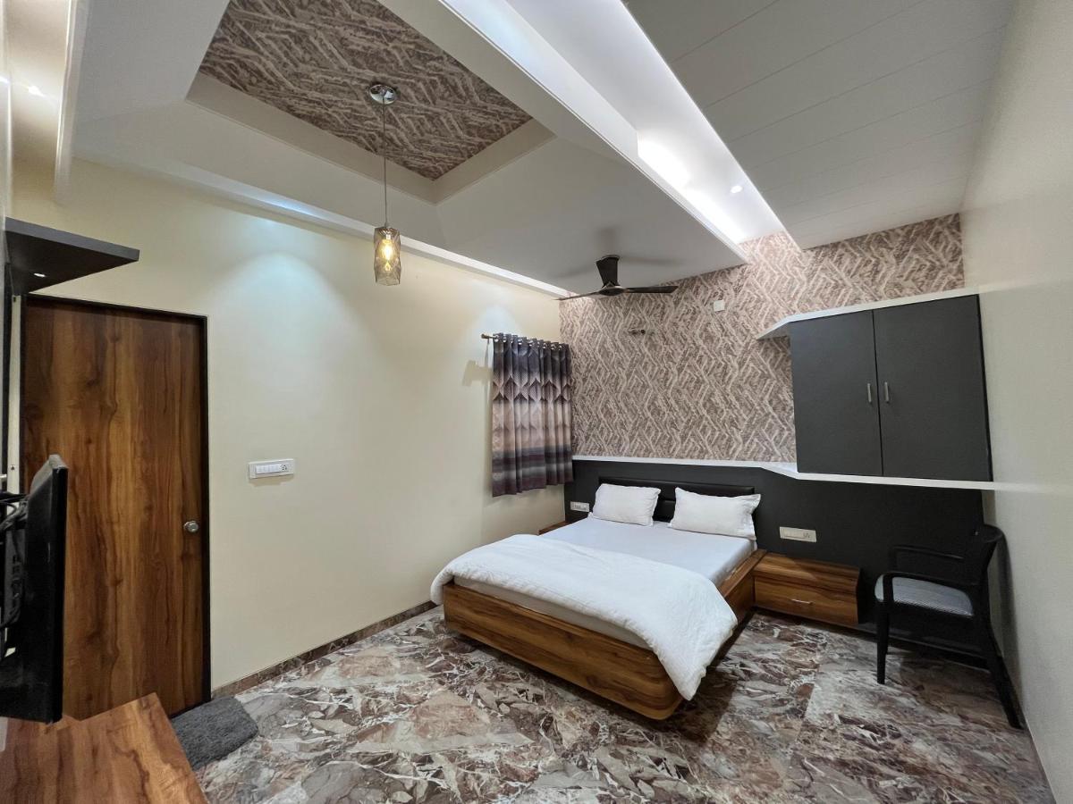 Hotel Aryadeep Phardāpur エクステリア 写真